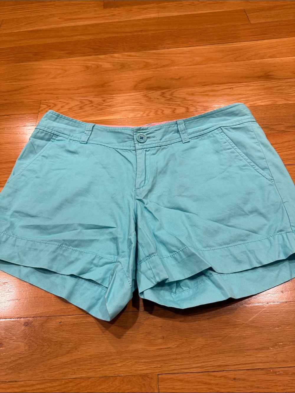 Lilly Pulitzer women’s blue shorts size 8 .